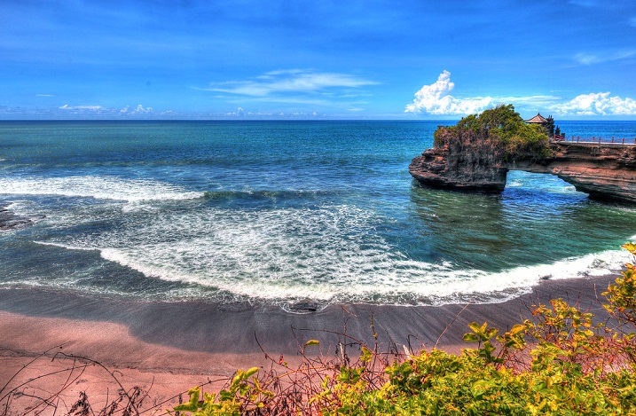 Tanah Lot Beach - Bali Indonesia
